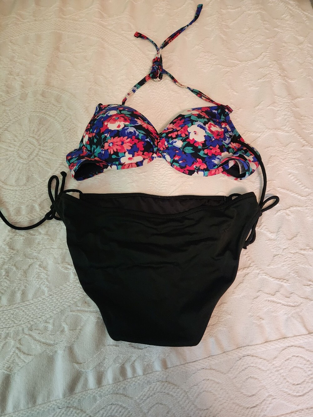 Colorful Swim Suit Top, padded, size large, XHILARATION With Black Tie Bottoms.